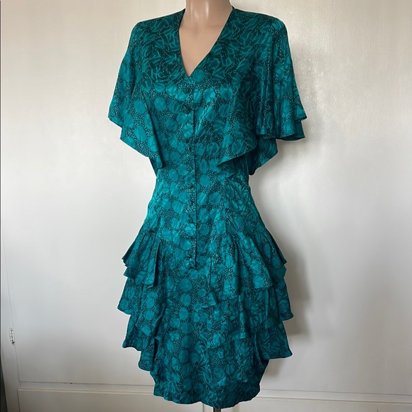 NORDSTROM V-Neck 💯 SILK Elegant Teal Ruffle, midi size